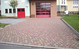 Natur- und Betonsteinpflaster